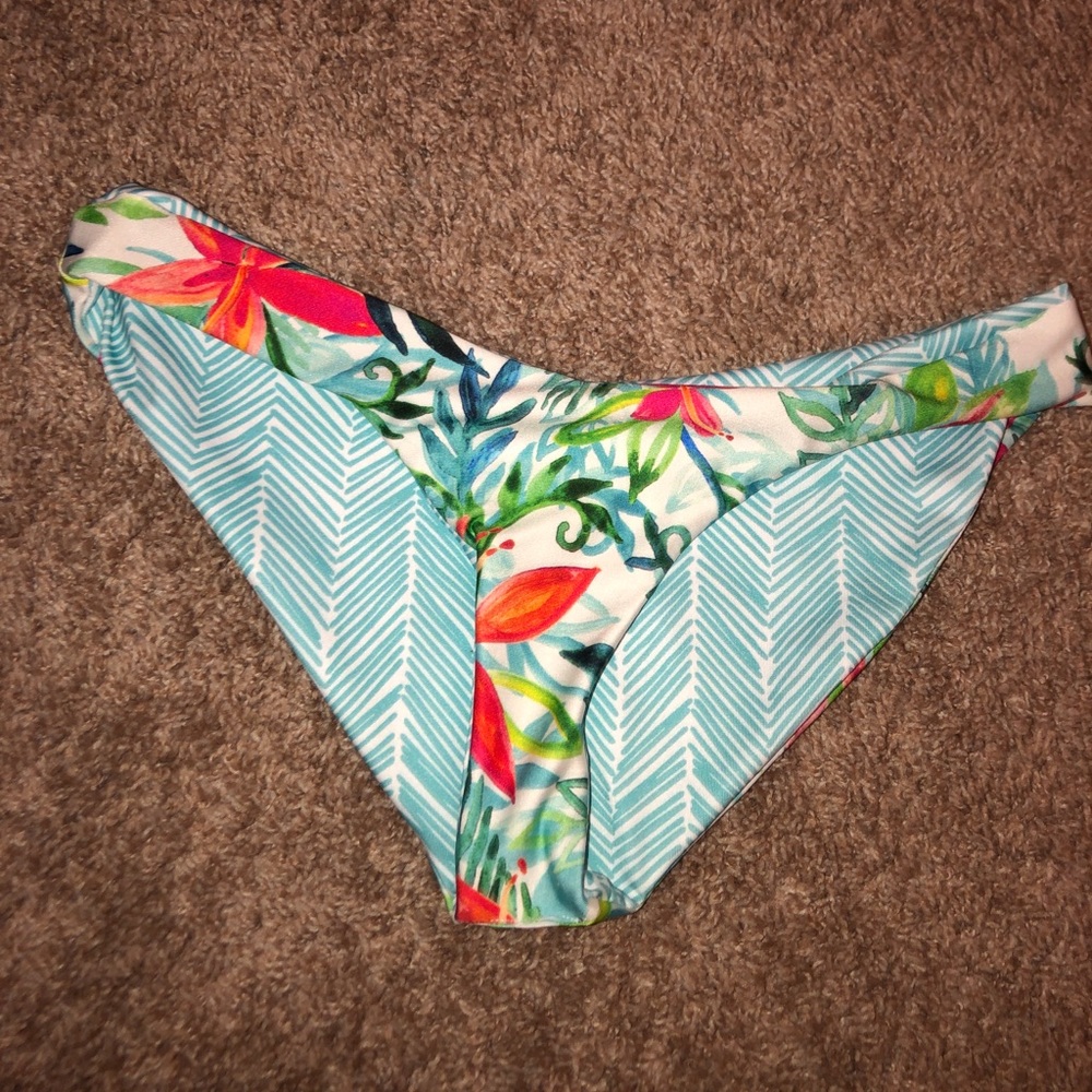 Swimsuit bottoms: SUPER CUTE ANS UNIQUE